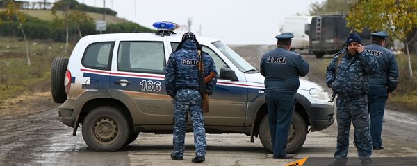 Блокпост полиции на дороге Степанакерт-Мартакерт в Аскеранском районе (20 ноября 2020). Карабах - Sputnik Армения