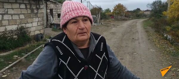 Жители Угтасара покидают свои дома Жители Угтасара покидают свои дома - Sputnik Армения