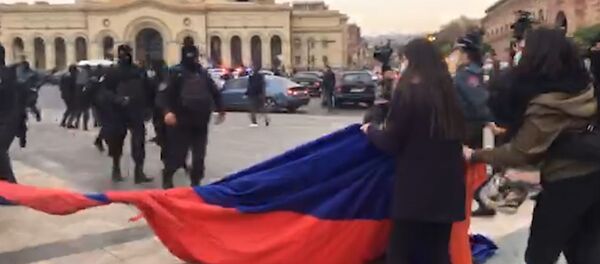 Разгон митингующих на площади Республики Разгон митингующих на площади Республики - Sputnik Արմենիա