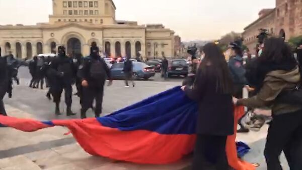 Разгон митингующих на площади Республики - Sputnik Армения