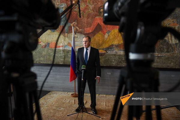 Россия рассчитывает на рост торгово-экономических связей с Арменией - Лавров - Sputnik Армения