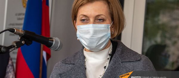 Глава Росспотребнадзора Анна Попова во время церемонии передачи мобильной лаборатории (21 ноября 2020). Еревaн - Sputnik Армения