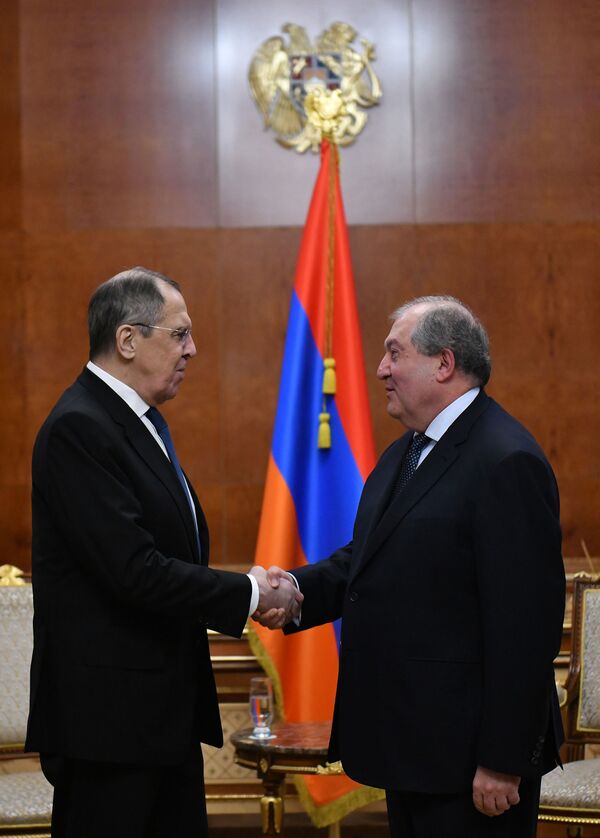 Արմեն Սարգսյանը հանդիպում է ունեցել Սերգեյ Լավրովի հետ. ՀՀ նախագահը 2 խնդրի մասին է խոսել - Sputnik Արմենիա