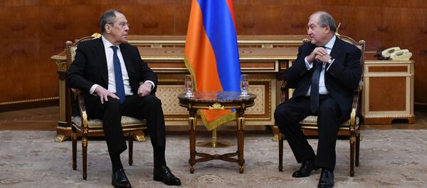 Президент Армении Армен Саркисян встретился с министром иностранных дел России Сергеем Лавровым (21 ноября 2020). Еревaн - Sputnik Արմենիա