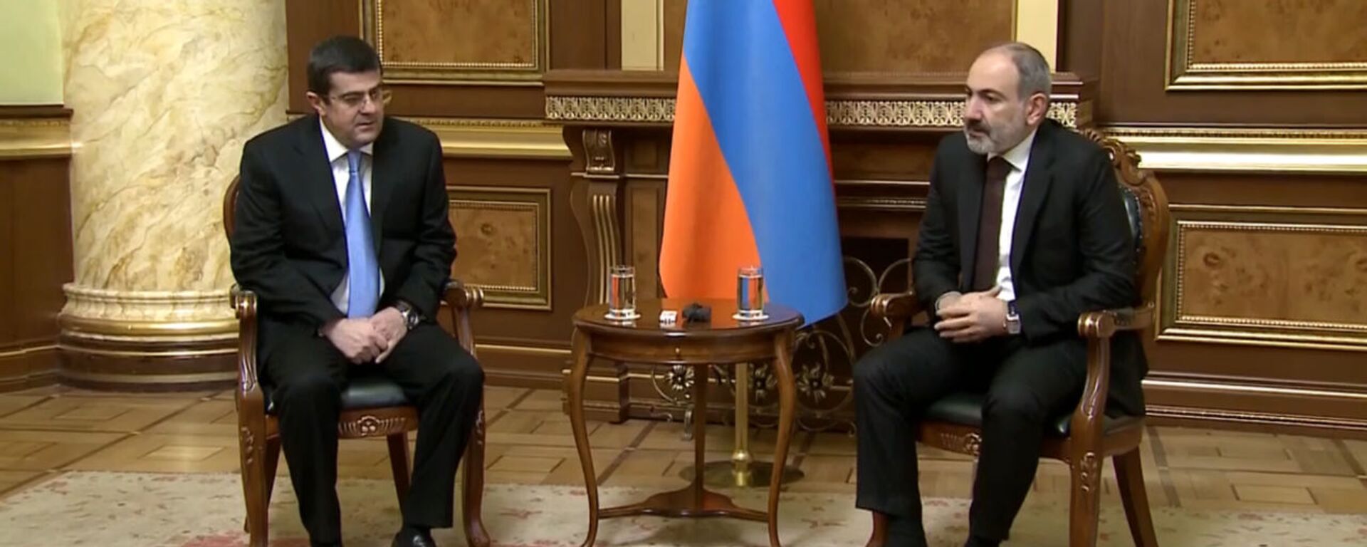 Премьер-министр Никол Пашинян встретился с президентом НКР Араиком Арутюняном (22 ноября 2020). Еревaн - Sputnik Армения, 1920, 27.12.2021