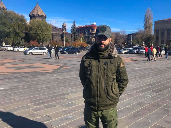 Լուռ երթ` ի հիշատակ նահատակված հերոսների. Գյումրիի ազատամարտիկների պանթեոնը մարդաշատ էր - Sputnik Արմենիա