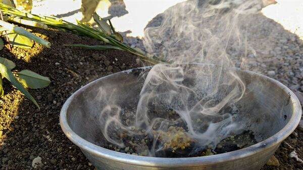 Стать сильней и не сломаться: в Гюмри прошло безмолвное шествие в память о погибших героях - Sputnik Армения