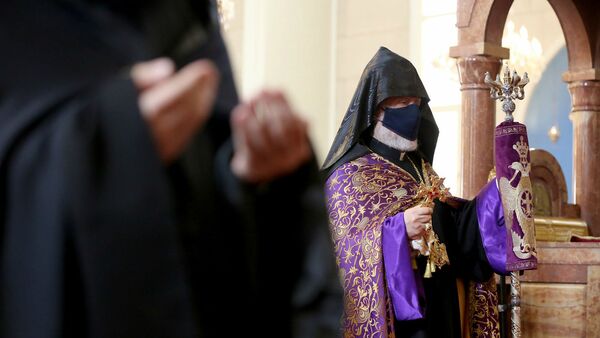 Католикос Великого дома Киликийского Арам I провел литургию в память о погибших героях в карабахской войне (22 ноября 2020). Антилиас, Ливан - Sputnik Армения