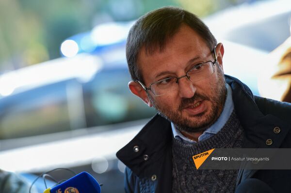 Пашинян цепляется за власть: Манукян объяснил, что толкнуло его на голодовку  - Sputnik Армения