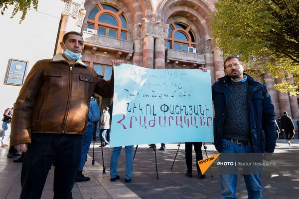 Օգնեք գտնեմ եղբորս դիակը. միջադեպ` Գեղամ Մանուկյանի ճեպազրույցի ժամանակ - Sputnik Արմենիա