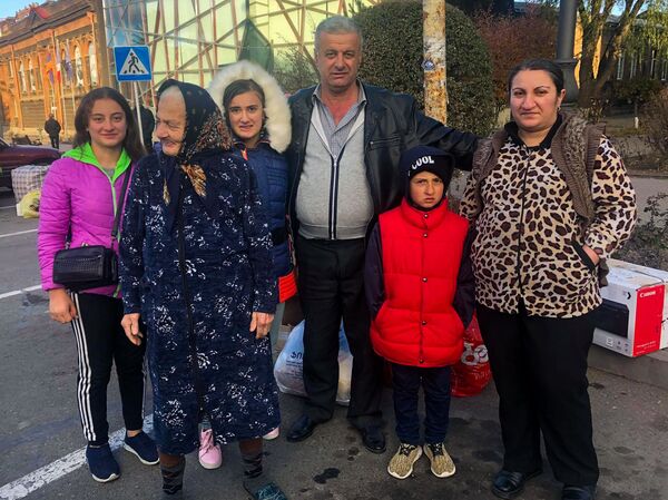 Լիքը տունս ստիպված թուրքին եմ թողել. արցախցիները Գյումրուց գնում են, բայց չգիտեն` ուր - Sputnik Արմենիա