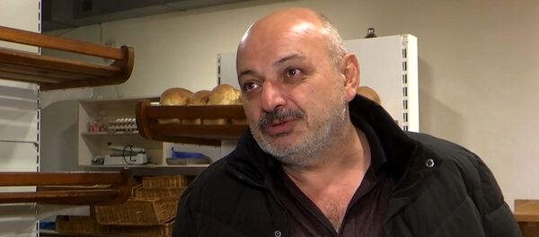 Только ненормальный не будет радоваться миру: люди о жизни в НКР и российских миротворцах - Sputnik Армения