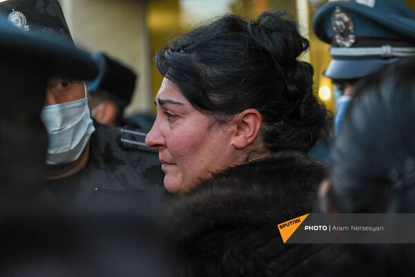 Դուք եկել եք՝ խաբեք, գնաք տուն. անհետ կորածների ծնողները դժգոհ են կառավարության աշխատանքից Դուք եկել եք՝ խաբեք, գնաք տուն. անհետ կորածների ծնողները դժգոհ են կառավարության աշխատանքից - Sputnik Արմենիա