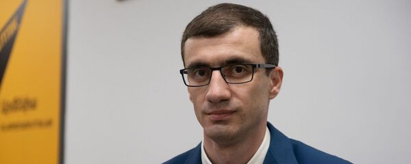 Министр труда и социальных вопросов Месроп Аракелян в гостях агентства Sputnik Армения (23 ноября 2020). Еревaн Министр труда и социальных вопросов Месроп Аракелян в гостях агентства Sputnik Армения (23 ноября 2020). Еревaн - Sputnik Արմենիա