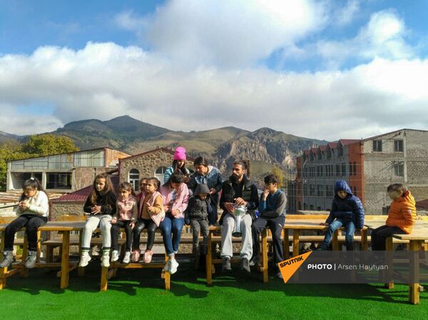 Эти добрые террористы: репатрианты считают поражение в Карабахе поводом стать сильнее  - Sputnik Армения