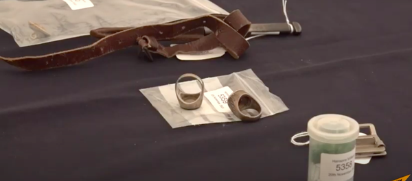 Как у Джеймса Бонда: шпионские гаджеты времен войны выставили на аукцион - Sputnik Армения