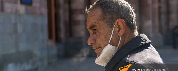 Бывший судья Конституционного суда Армении Ким Балаян объявил голодовку с требованием привлечь к ответственности премьер-министра (24 ноября 2020). Еревaн - Sputnik Արմենիա