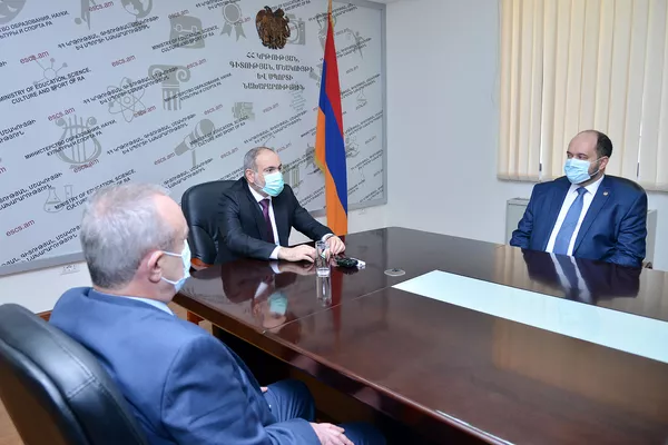 Вся проблема в институтах: Пашинян представил нового министра образования Вся проблема в институтах: Пашинян представил нового министра образования - Sputnik Армения