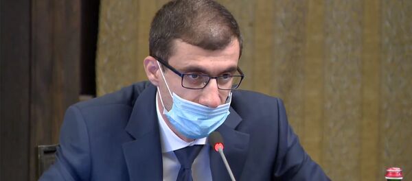 Министр труда и социальных вопросов Месроп Аракелян во время очередного заседания правительства Армении (26 ноября 2020). Еревaн - Sputnik Армения