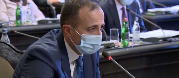 Министр здравоохранения Арсен Торосян во время очередного заседания правительства Армении (26 ноября 2020). Еревaн Министр здравоохранения Арсен Торосян во время очередного заседания правительства Армении (26 ноября 2020). Еревaн - Sputnik Армения