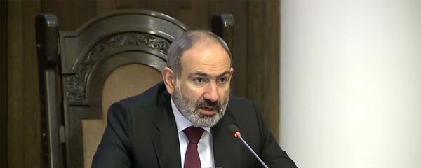 Премьер-министр Никол Пашинян во время очередного заседания правительства Армении (26 ноября 2020). Еревaн - Sputnik Армения