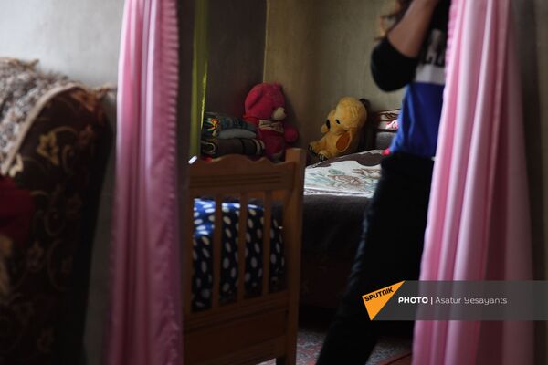 4–ամյա որդու հերոսն է. պատերազմում երկու ոտքը կորցրած Արգիշտին սոցիալական ծանր վիճակում է - Sputnik Արմենիա