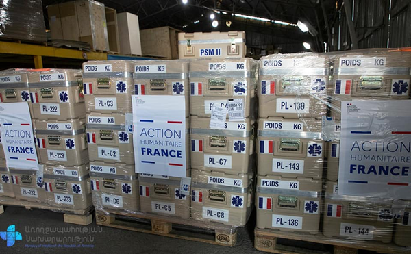 Ֆրանսիայից ուղարկված հումանիտար օգնությունը կբաժանեն բուժհաստատություններին Ֆրանսիայից ուղարկված հումանիտար օգնությունը կբաժանեն բուժհաստատություններին - Sputnik Արմենիա