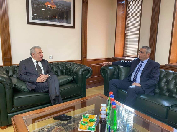 Մասիս Մայիլյանն ու Վաղարշակ Հարությունյանը հանդիպել են - Sputnik Արմենիա