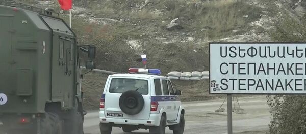 Первые подразделения медицинского отряда специального назначения прибыли в Степанакерт - Sputnik Армения
