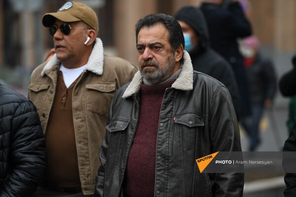 Մտավորականների մի խումբ նամակով դիմել է ՌԴ դեսպանին՝ անհայտ կորածների ու գերիների հարցով Մտավորականների մի խումբ նամակով դիմել է ՌԴ դեսպանին՝ անհայտ կորածների ու գերիների հարցով - Sputnik Արմենիա