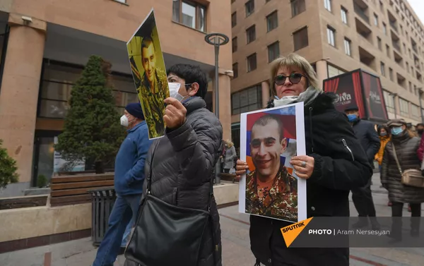 Акция с призывом решить вопрос с военнопленными и пропавшими без вести (29 ноября 2020). Еревaн - Sputnik Армения