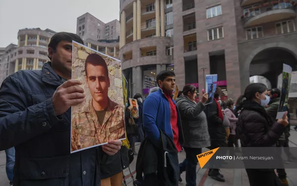 Акция с призывом решить вопрос с военнопленными и пропавшими без вести (29 ноября 2020). Еревaн - Sputnik Армения