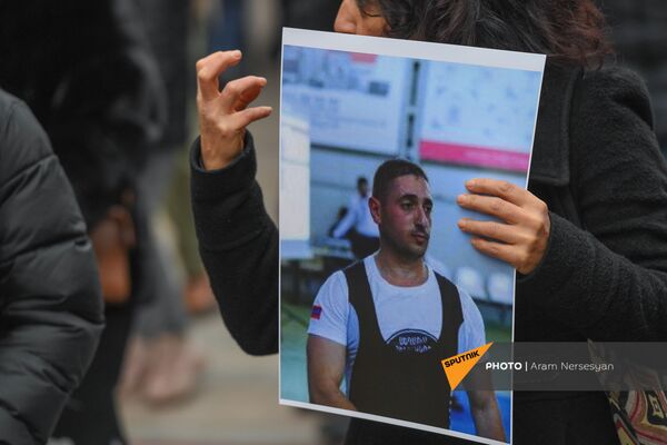 Просим вмешаться: в Ереване представители интеллигенции устроили шествие к посольству РФ - Sputnik Армения