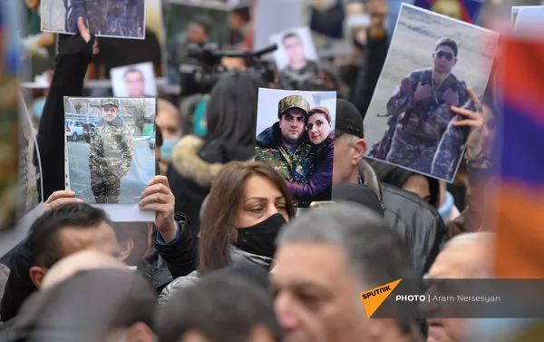 Акция с призывом решить вопрос с военнопленными и пропавшими без вести (29 ноября 2020). Еревaн - Sputnik Армения