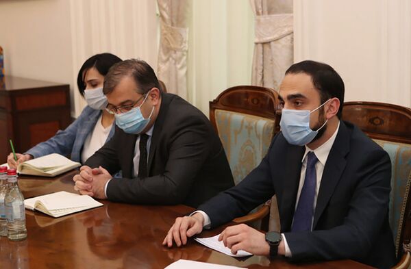 Авинян призвал Красный Крест ускорить процесс возвращения пленных из Азербайджана - Sputnik Армения