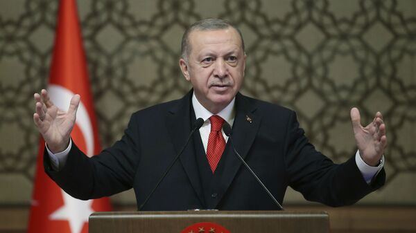 Президент Турции Реджеп Тайип Эрдоган выступает на встрече послов Турции (9 ноября 2020). Анкара - Sputnik Армения