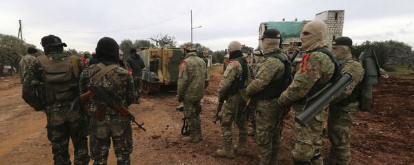 Поддерживаемые Турцией сирийские боевики готовятся отправиться на передовую в провинции Идлиб (11 февраля 2020). Сирия - Sputnik Արմենիա