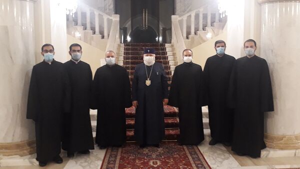 Священники, служащие в Дадиванке, получили благословение Католикоса Всех Армян Гарегина II (1 декабря 2020). Эчмиадзин - Sputnik Արմենիա