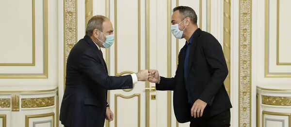 Премьер-министр Никол Пашинян принял братьев Джоркаефф (1 декабря 2020). Еревaн Премьер-министр Никол Пашинян принял братьев Джоркаефф (1 декабря 2020). Еревaн - Sputnik Արմենիա