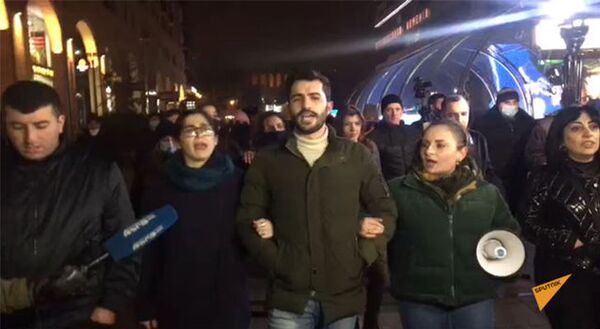 Նիկոլ Փաշինյանի հրաժարականը պահանջող ցուցարարների երթը Երևանում - Sputnik Արմենիա