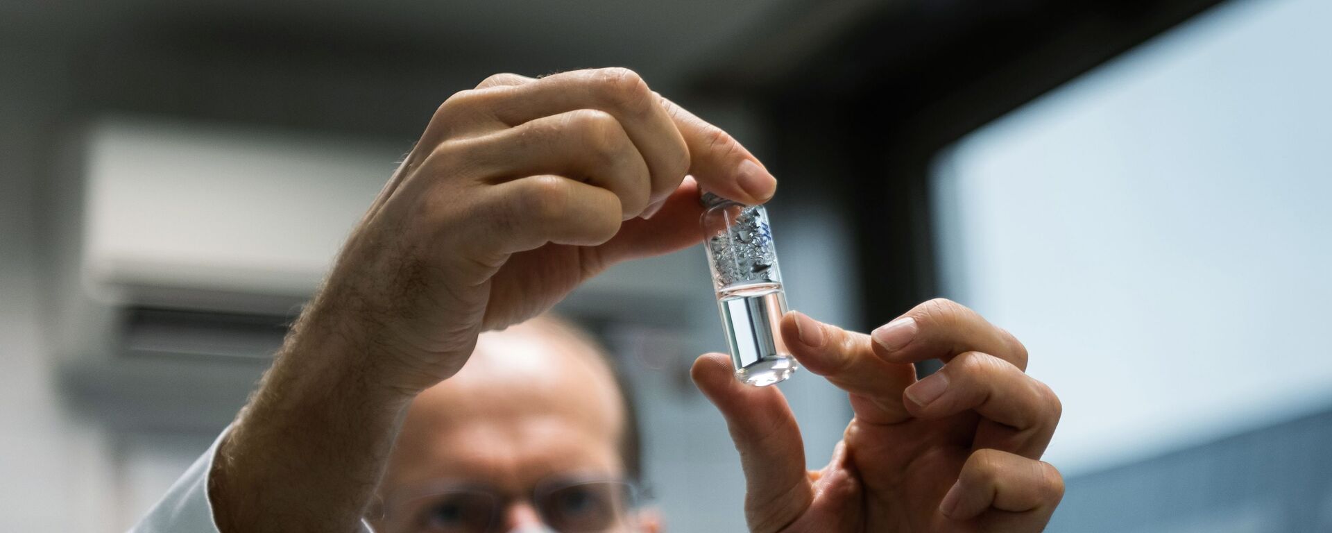 Российская вакцина от коронавируса Спутник V доставлена в Венгрию для клинических исследований (19 ноября 2020). Будапешт - Sputnik Արմենիա, 1920, 09.08.2021