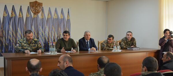 Oчередная встреча президента НКР Араика Арутюняна с родственниками военнослужащих, пропавших без вести во время карабахской войны (2 декабря 2020). Степанакерт - Sputnik Արմենիա