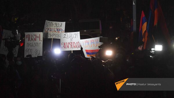 Акция протеста с требованием отставки премьер-министра (2 декабря 2020). Еревaн - Sputnik Արմենիա