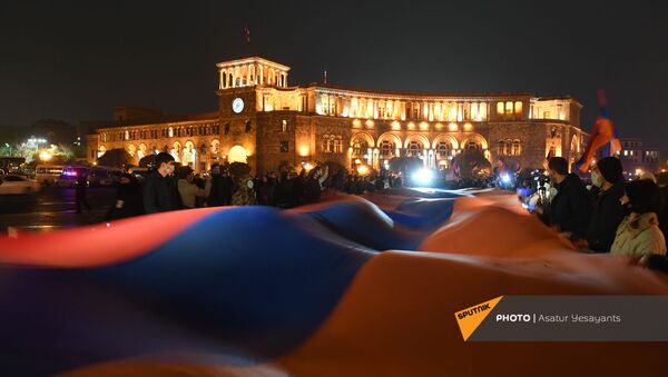 Акция протеста с требованием отставки премьер-министра (2 декабря 2020). Еревaн - Sputnik Армения