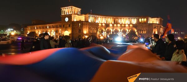 Акция протеста с требованием отставки премьер-министра (2 декабря 2020). Еревaн - Sputnik Армения