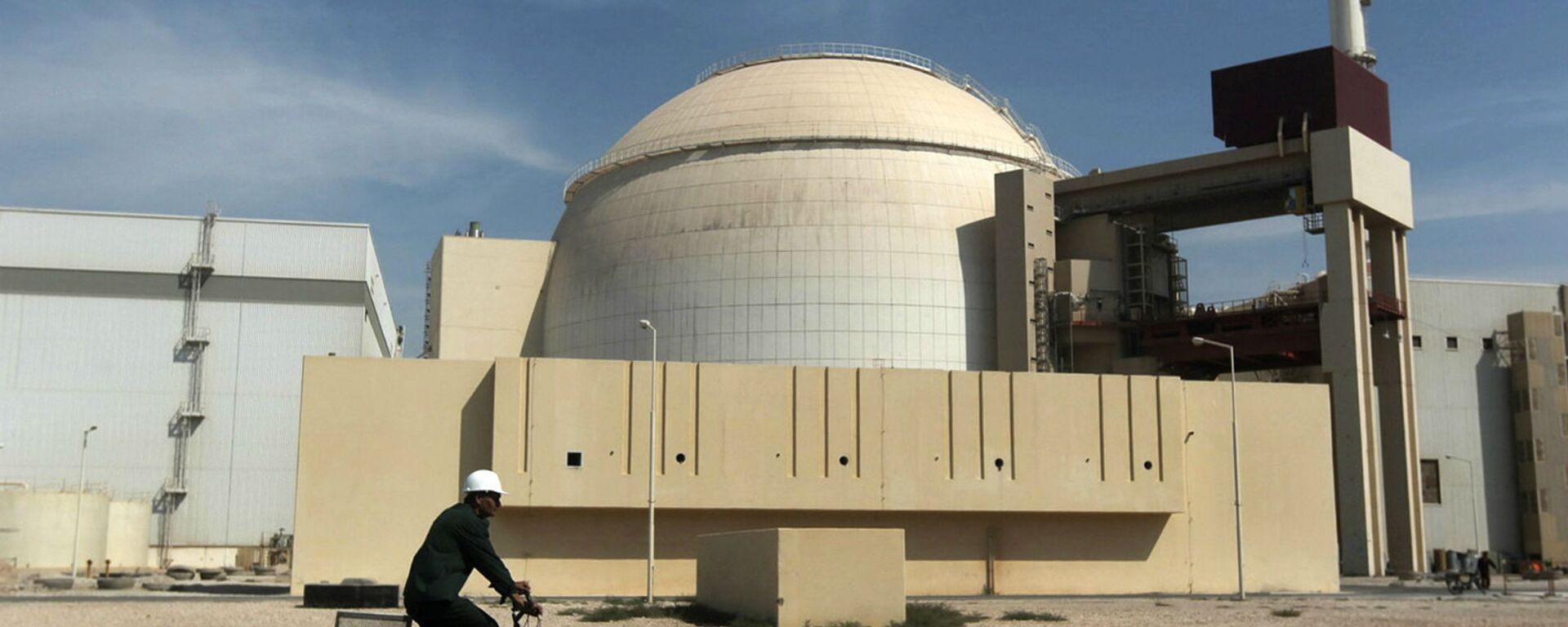 Здание реактора АЭС Бушер (26 октября 2010). Иран - Sputnik Армения, 1920, 02.02.2021