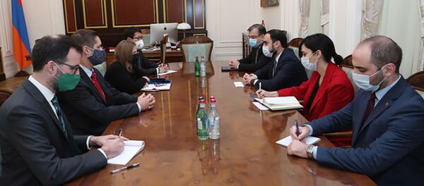 Вице-премьер Тигран Авинян принял посла США в Армении Линн Трейси (4 декабря 2020). Еревaн Вице-премьер Тигран Авинян принял посла США в Армении Линн Трейси (4 декабря 2020). Еревaн - Sputnik Արմենիա