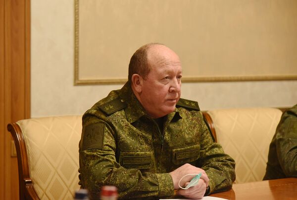 Արցախի նախագահը ռուս բարձրաստիճան զինվորականի հետ քննարկել է երկրի անվտանգային խնդիրներ Արցախի նախագահը ռուս բարձրաստիճան զինվորականի հետ քննարկել է երկրի անվտանգային խնդիրներ - Sputnik Արմենիա