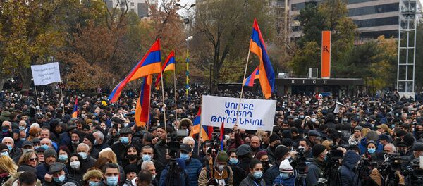 Митинг оппозиции с требованием отставки премьер-министра (5 декабря 2020). Еревaн - Sputnik Армения