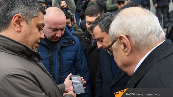 Лидеры оппозиции на митинге с требованием отставки премьер-министра (5 декабря 2020). Еревaн - Sputnik Армения